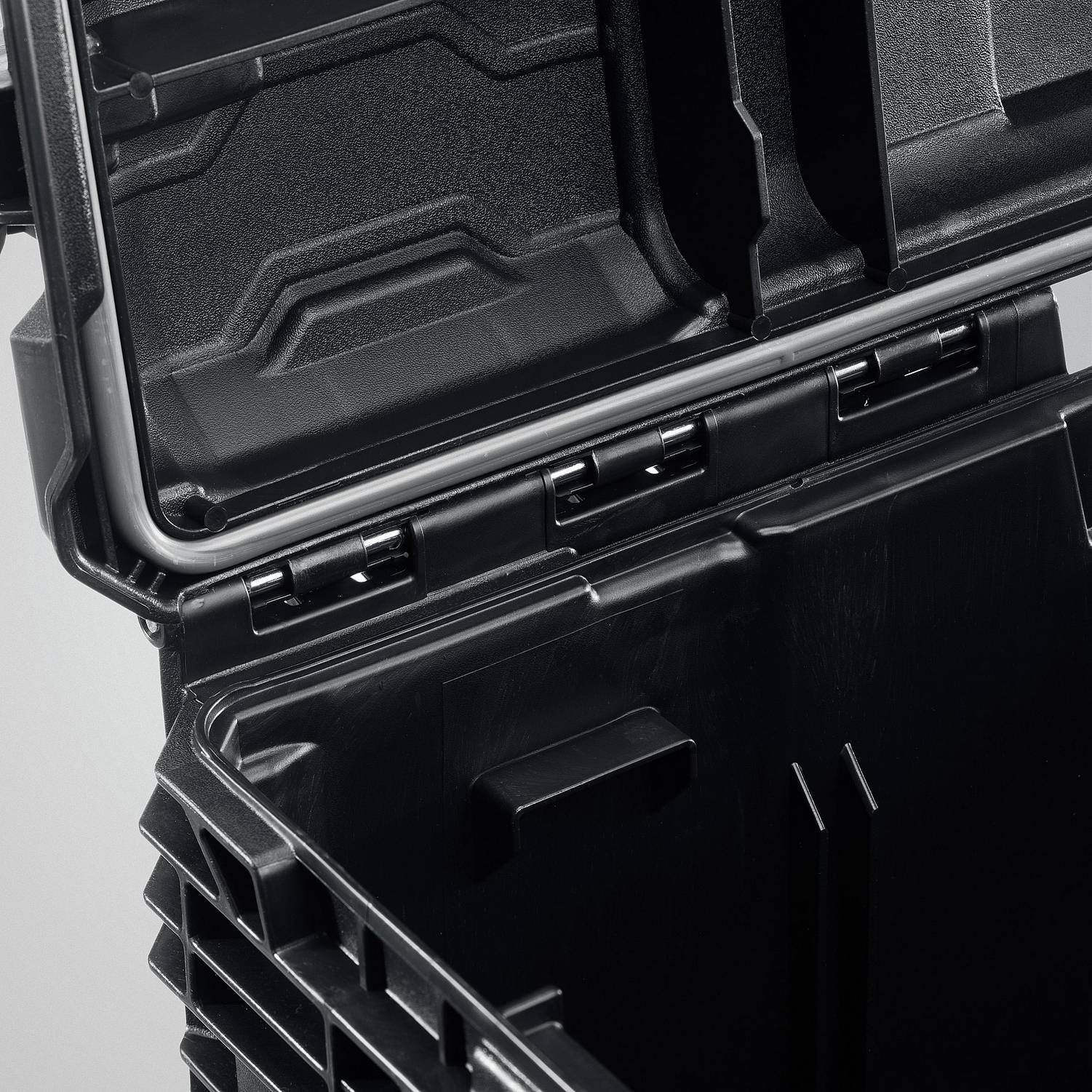 KETER  ROC PRO GEAR 2.0 (22") тележка с пластиковым ящиком {38370_z01}