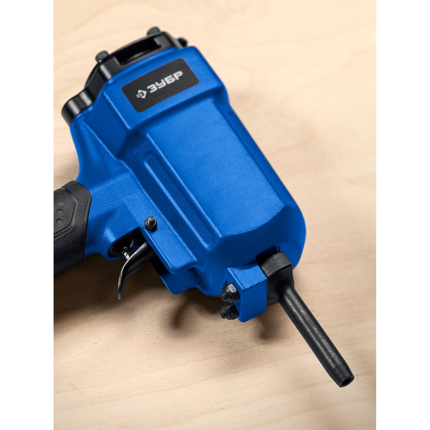 ЗУБР  НГ-50, пневматический нейлер-гвоздевыбиватель для гвоздей диаметром до 6 мм, Профессионал {31939}