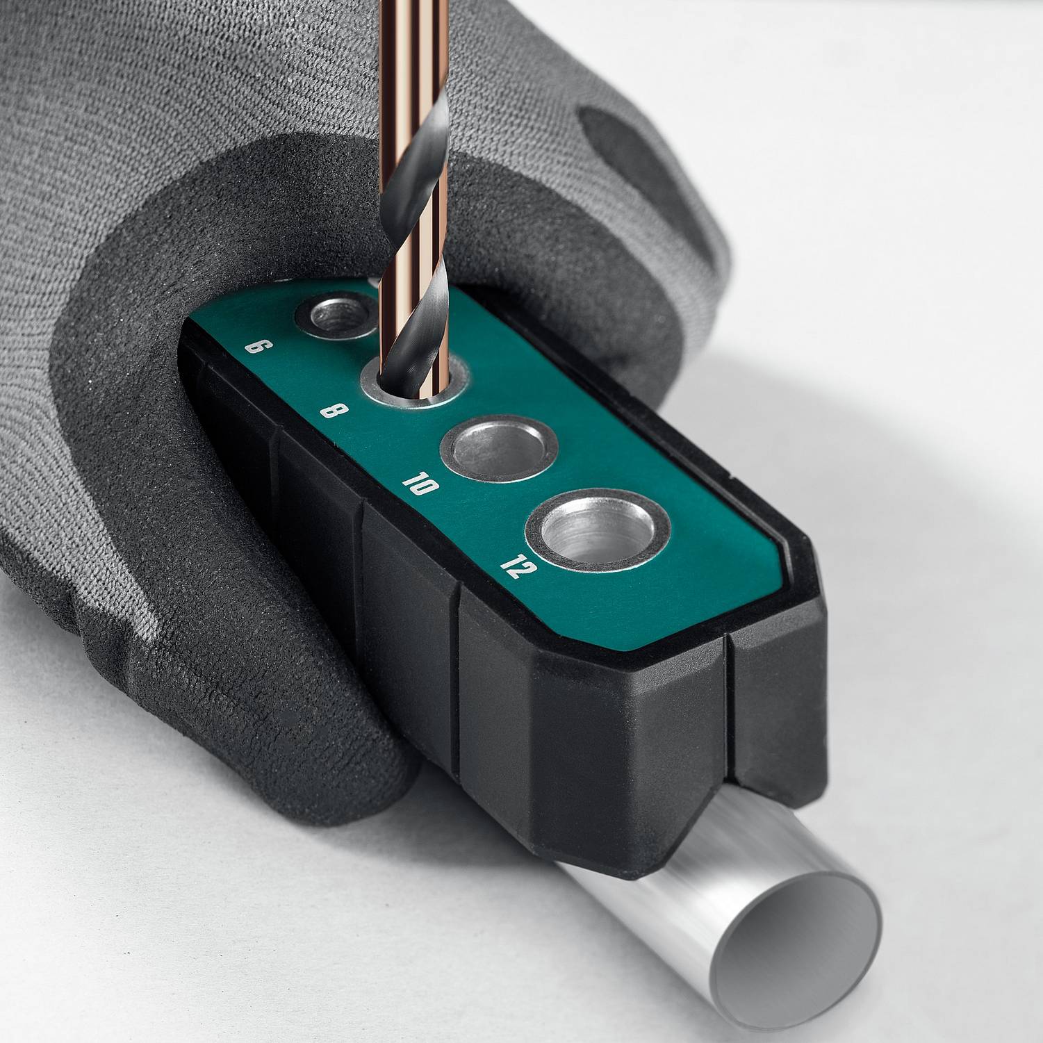 KRAFTOOL  Woodsniper 121, 6 отверстий 4 - 12 мм, кондуктор для сверления под углом 45° и 90°  (30073)