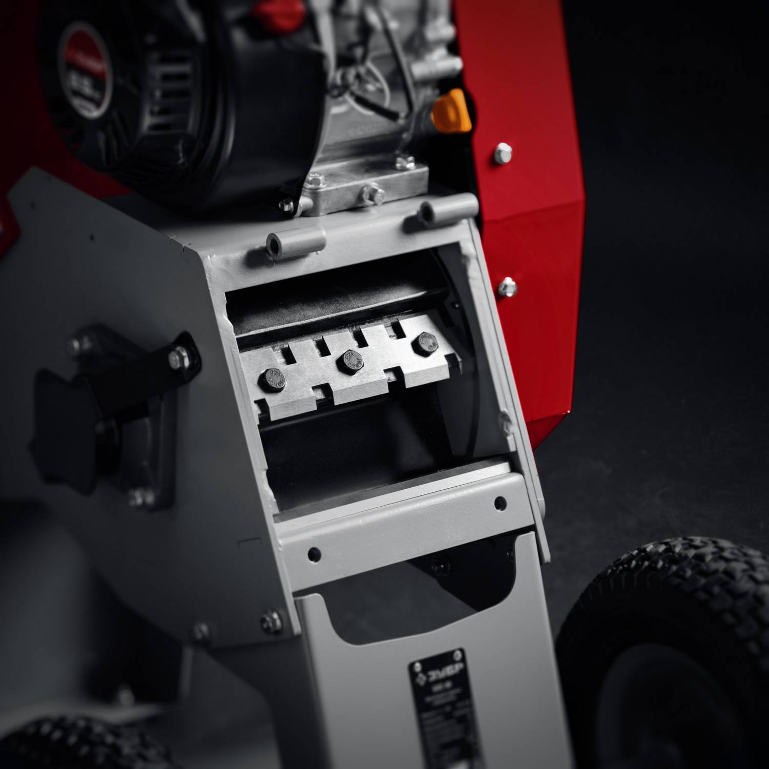 ЗУБР  90 мм, бензиновый садовый измельчитель  (БИС-90)